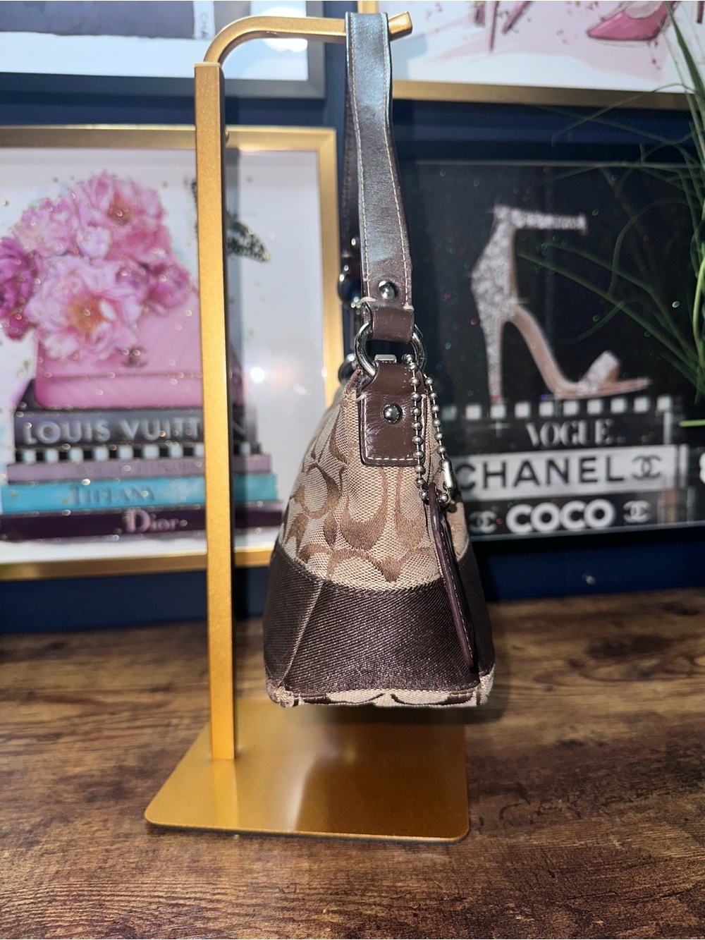 Coach Beige and Brown Signature Shoulder Bag - Picture 4 of 11